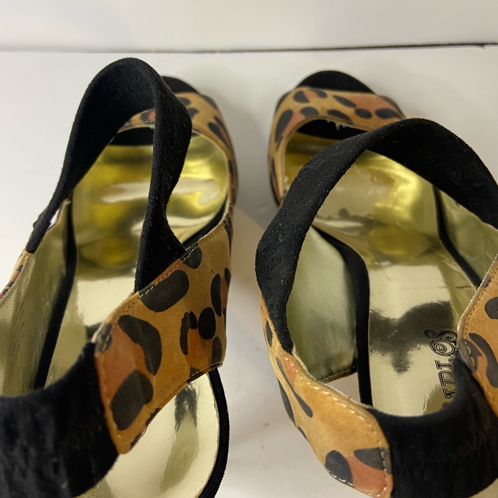 Carlos by Carlos Santana Women's Cosette leopard Dress Pump size 10 - Picture 10 of 15